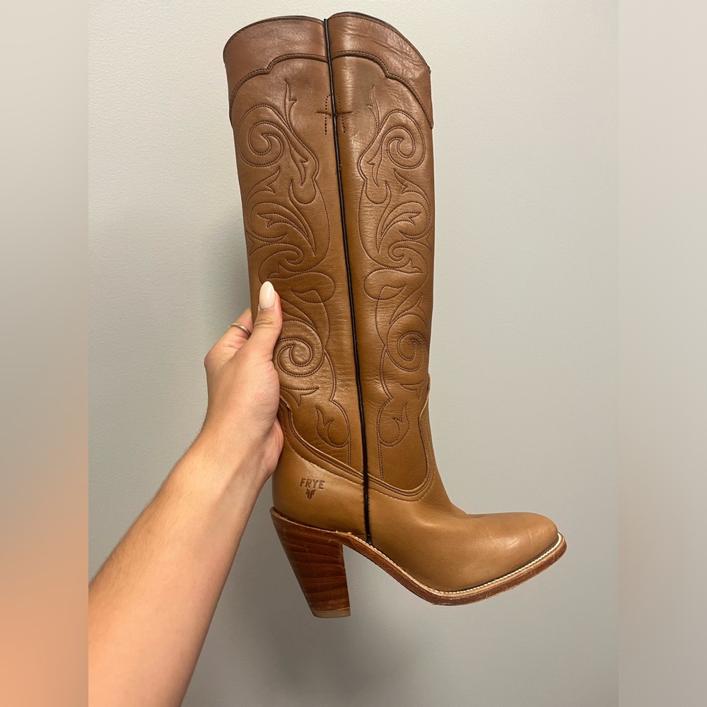 VINTAGE FRYE BOOTS
